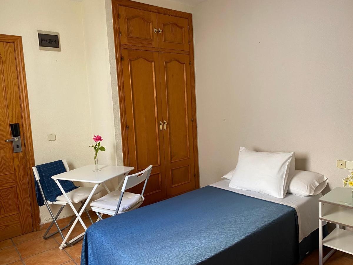 Hostal Moscatel Malaga Ngoại thất bức ảnh